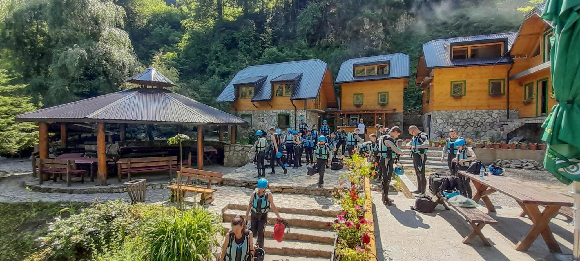 Rafting Camp Encijan Foca Exterior foto