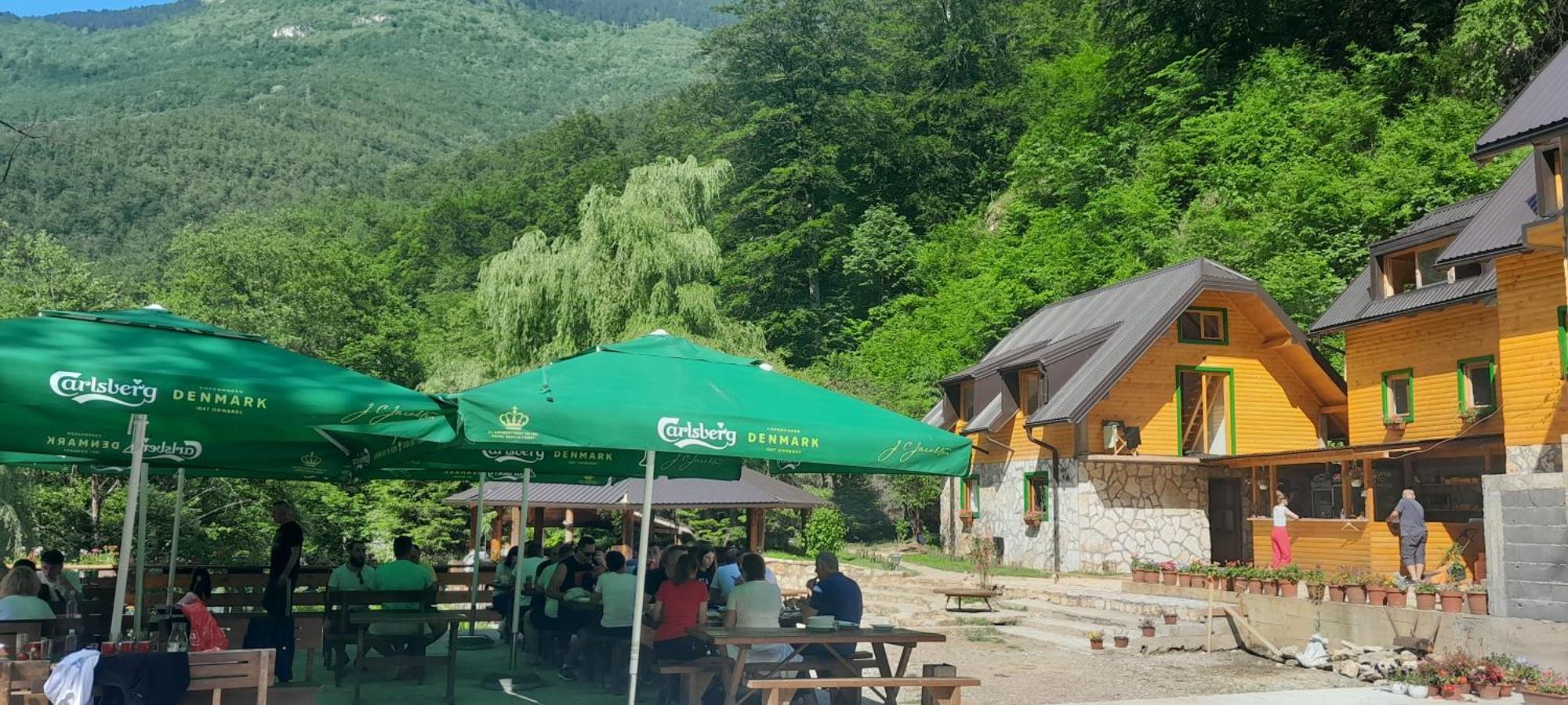 Rafting Camp Encijan Foca Exterior foto