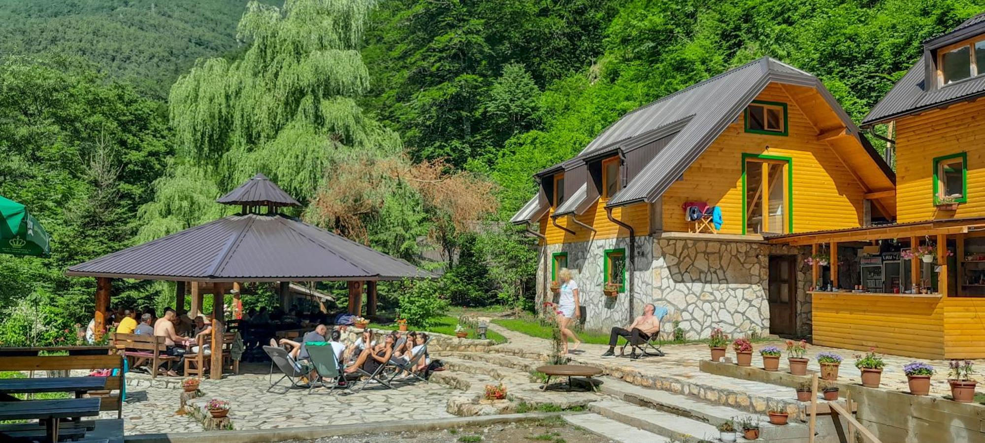 Rafting Camp Encijan Foca Exterior foto